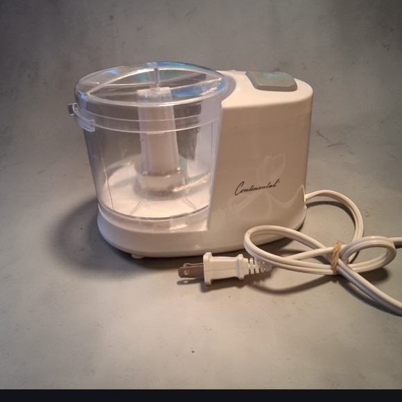 Compact White Food Processor by - Picture 3 of 5